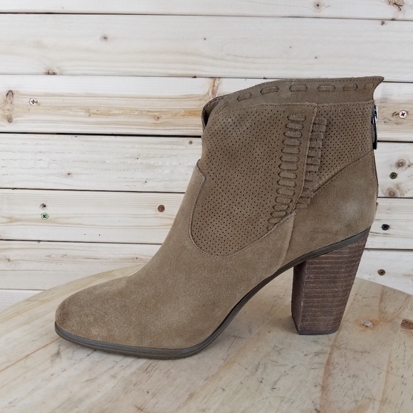 Vince Camuto FRETZIA Perforated Suede/Leather Western Ankle Boots Booties 9M NEW - Picture 9 of 12